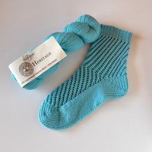 画像をギャラリービューアに読み込む, Drift Lace Socks と Cascade Yarns Heritage