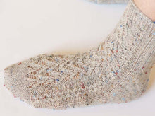 画像をギャラリービューアに読み込む, 【糸と編み図のキット】ハニカムレースソックス〜REGIA TWEED〜