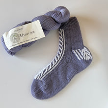 画像をギャラリービューアに読み込む, Frost Fern Socks と Cascade Yarns Heritage Heirloom Lilac（#5796）
